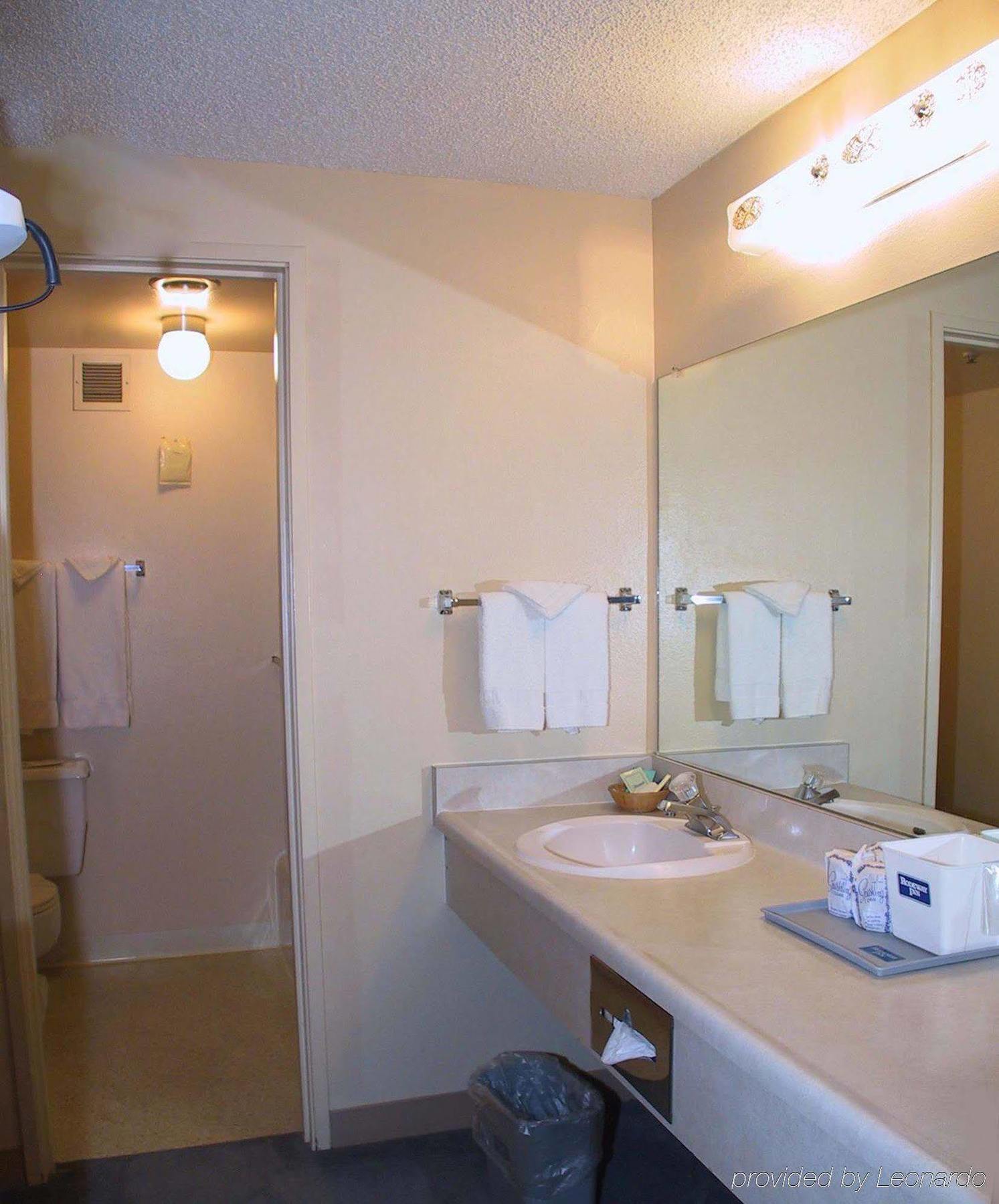 Rodeway Inn Boise Room photo